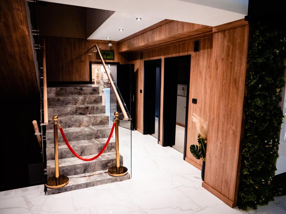 Hotel Goya Boutique Тыргу-Жиу Экстерьер фото