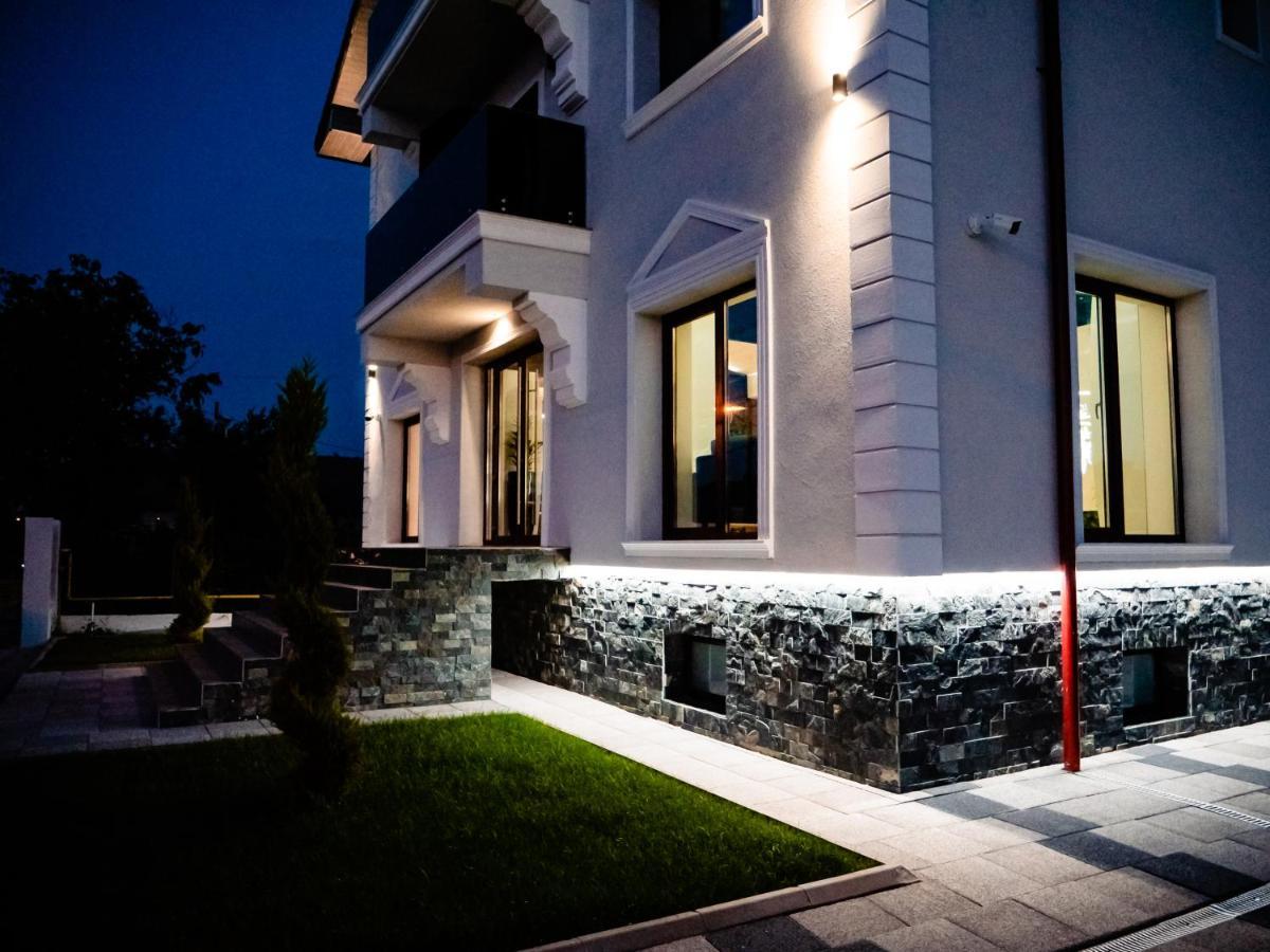 Hotel Goya Boutique Тыргу-Жиу Экстерьер фото