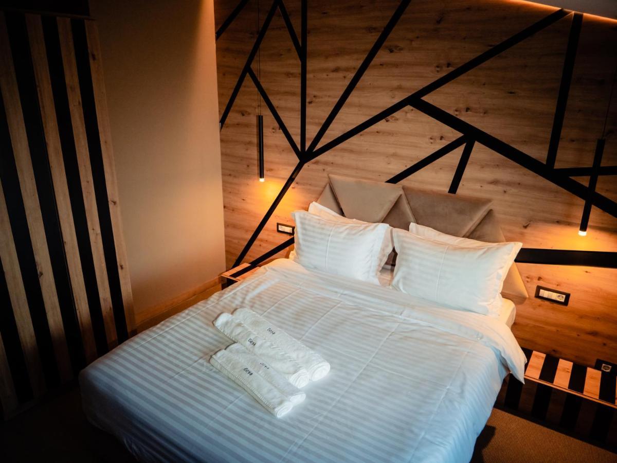 Hotel Goya Boutique Тыргу-Жиу Экстерьер фото