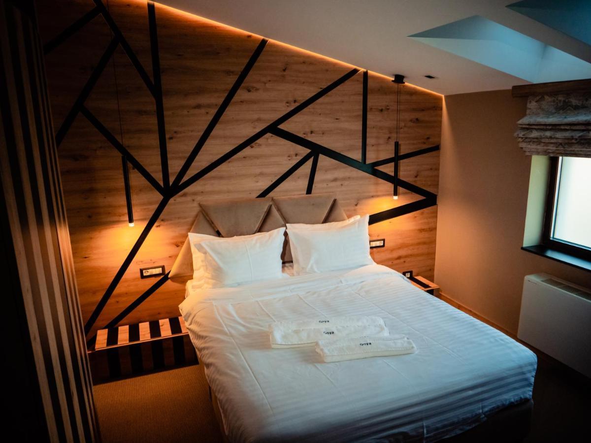 Hotel Goya Boutique Тыргу-Жиу Экстерьер фото