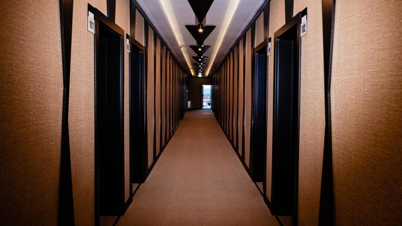 Hotel Goya Boutique Тыргу-Жиу Экстерьер фото