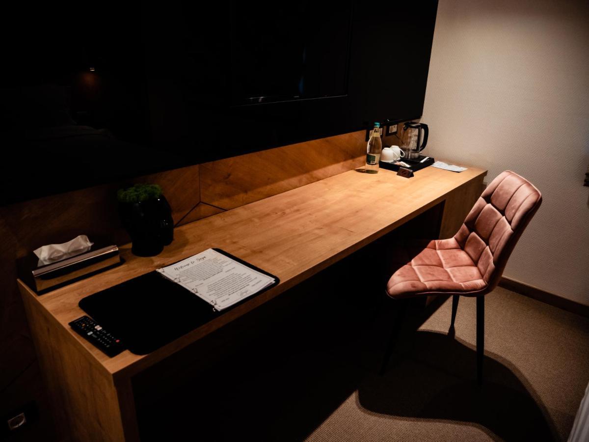 Hotel Goya Boutique Тыргу-Жиу Экстерьер фото