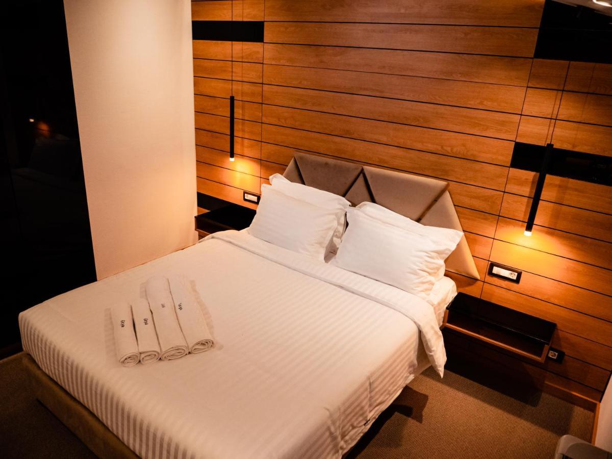 Hotel Goya Boutique Тыргу-Жиу Экстерьер фото