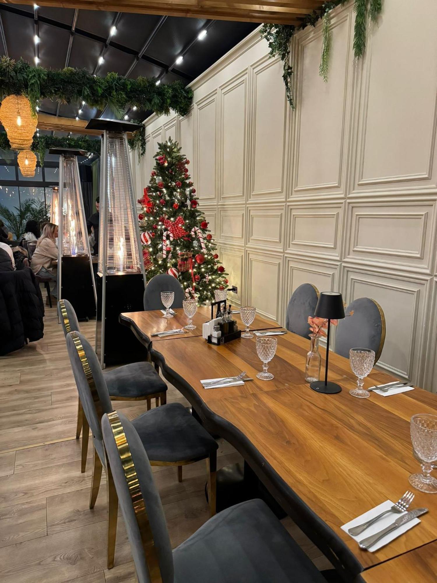 Hotel Goya Boutique Тыргу-Жиу Экстерьер фото