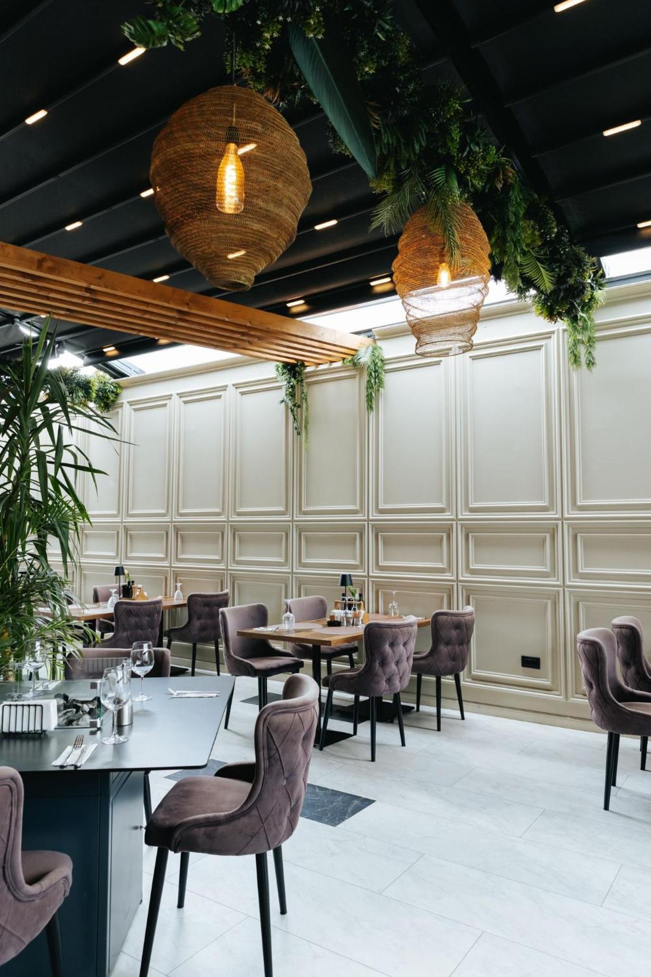 Hotel Goya Boutique Тыргу-Жиу Экстерьер фото