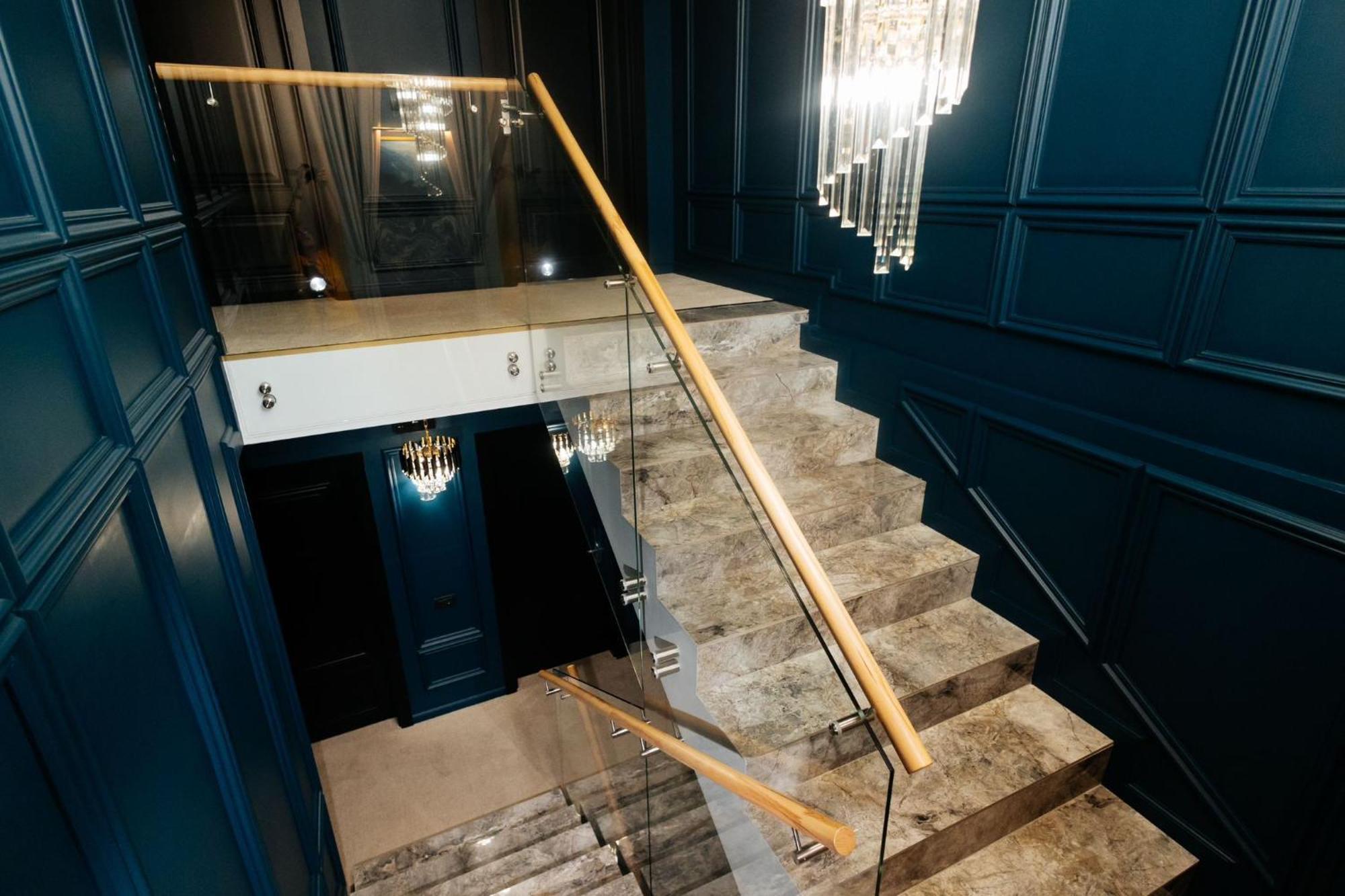 Hotel Goya Boutique Тыргу-Жиу Экстерьер фото